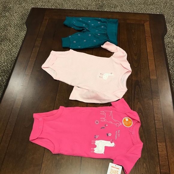 Baby girl 3 piece onesies - Picture 4 of 5